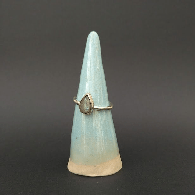 Labradoriet druppel ring