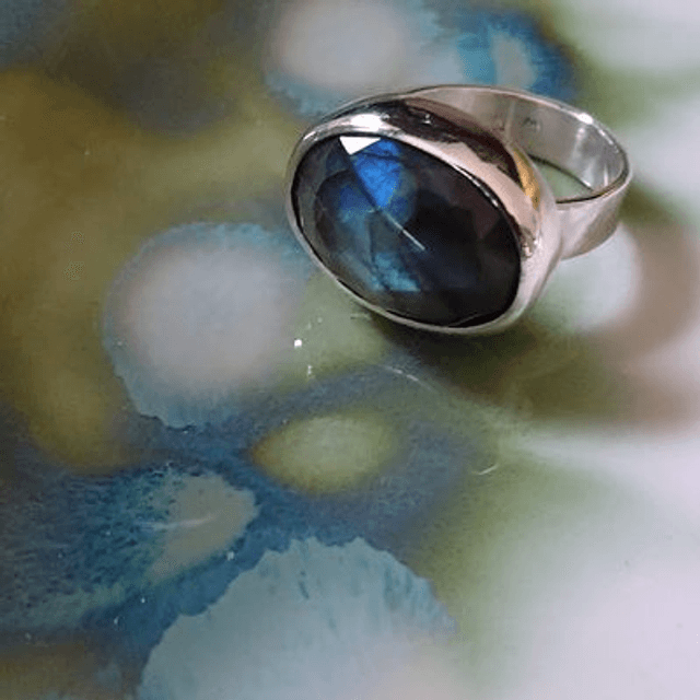 Ring met roosgeslepen labradoriet