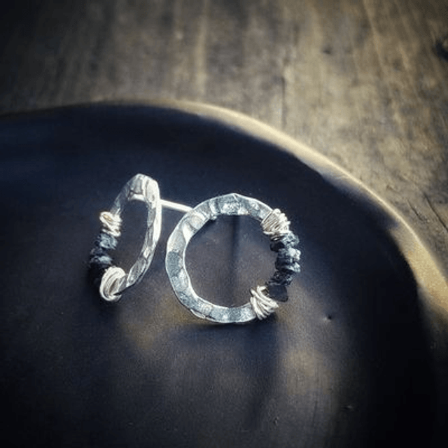 Cirkel oorstekers ruwe diamant