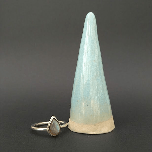 Labradoriet druppel ring