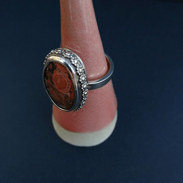 Ring met poppy jaspis