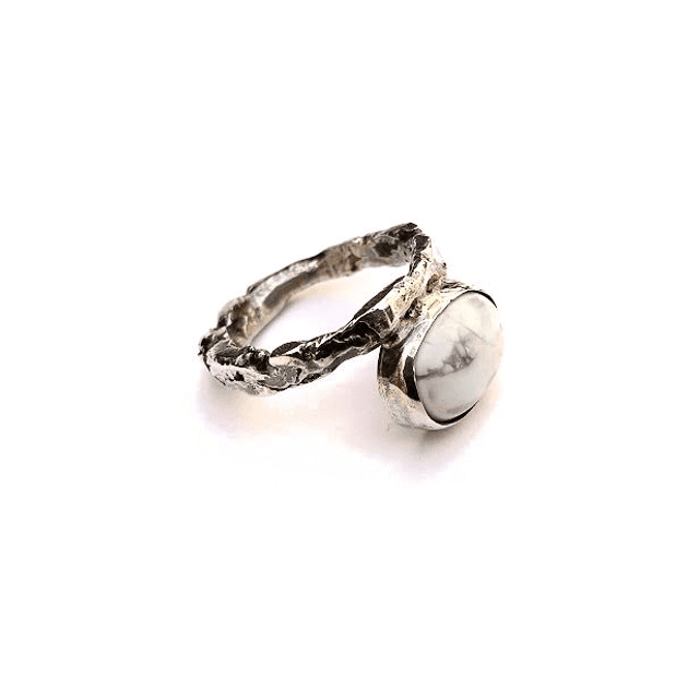 Howliet ring