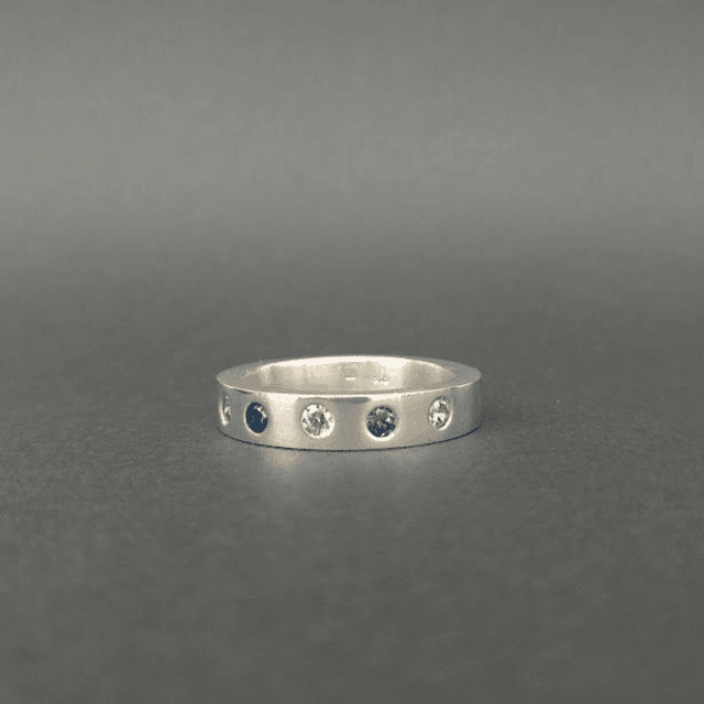Ring ziconia&#039;s